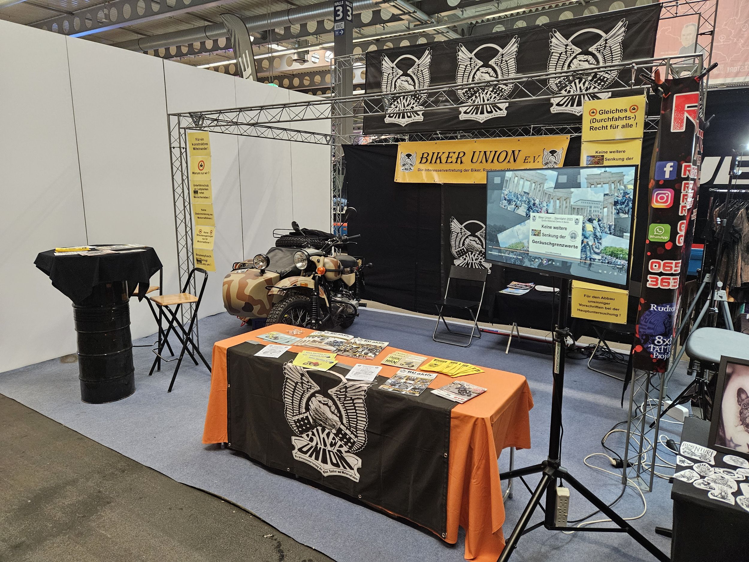 Infostand auf der Messe in Erfurt