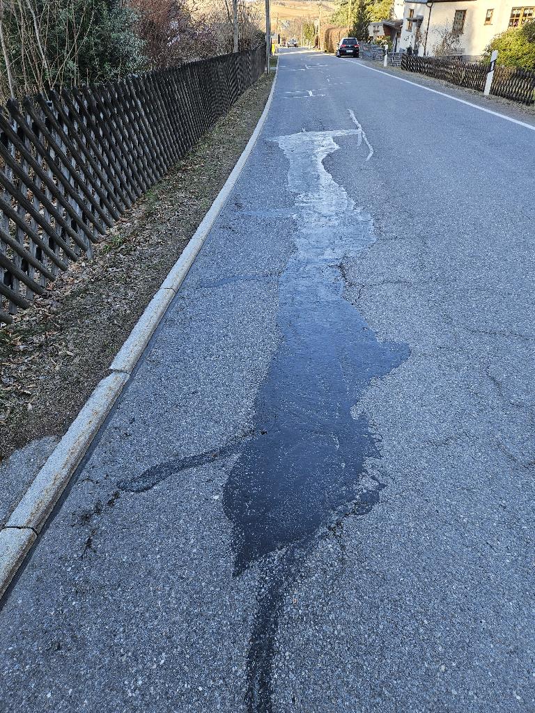 Gelenau/Erzgeb. - Bitumen - großflächige Bitumenausbesserung