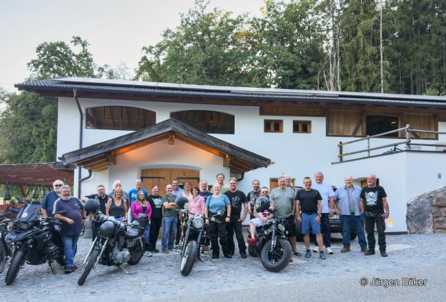 Biker des BU-Stammtisch vor Ebinger Alm